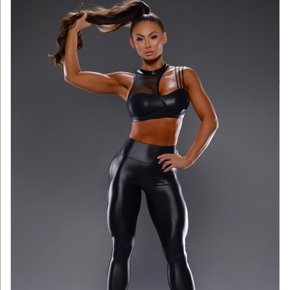 Bombshell gloss leggings